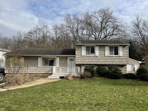 1007 Sunburst Dr, Jackson, MI 49203 photo 1