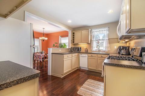823 Helena Ave, Jackson, MI 49203 photo 8