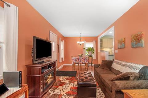 823 Helena Ave, Jackson, MI 49203 photo 5