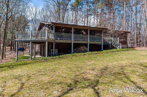 42 Deer Run Dr NE, Ada, MI 49301 photo 2
