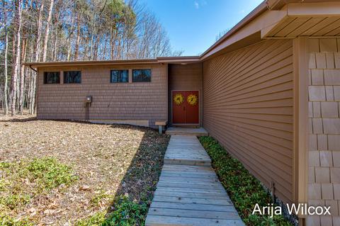 42 Deer Run Dr NE, Ada, MI 49301 photo 3