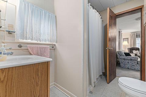 121 W Hanover St, Marshall, MI 49068 photo 11