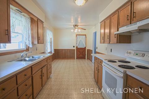 7729 Steele Ave, Jenison, MI 49428 photo 3