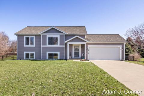 1845 Sunset Dr, Dorr, MI 49323 photo 1