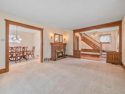 910 Third St, Jackson, MI 49203 photo 2