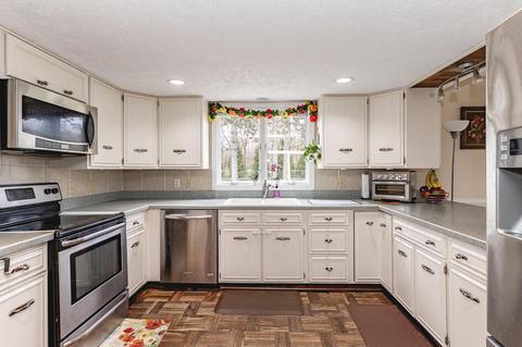 3414 Balmars Ave, Jackson, MI 49201 photo 9