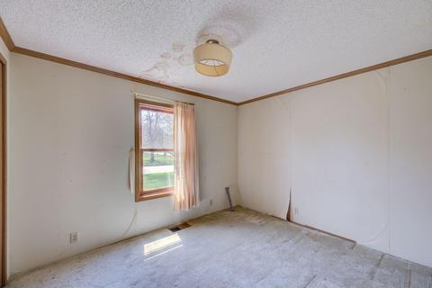 201 Walnut St, Three Oaks, MI 49128 photo 8