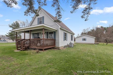9227 Ellis Rd, Belding, MI 48809 photo 2