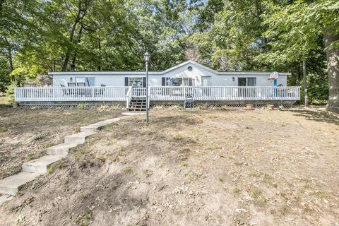 1009 Lake St, Pullman, MI 49450 photo 4