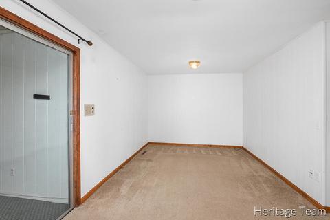 710 Baldwin St, Jenison, MI 49428 photo 9