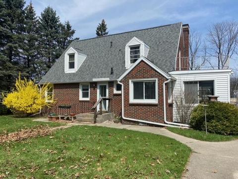 697 Sunset Dr, Jackson, MI 49202 photo 2