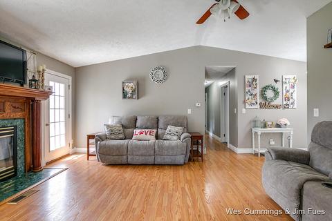 1411 6th St, Belding, MI 48809 photo 6