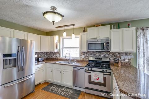 1411 6th St, Belding, MI 48809 photo 10