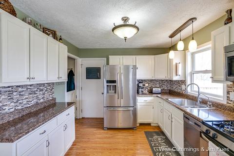 1411 6th St, Belding, MI 48809 photo 9
