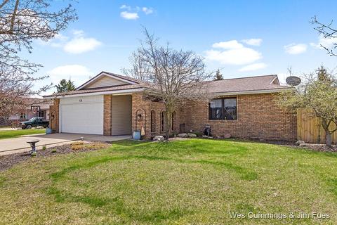 1411 6th St, Belding, MI 48809 photo 2