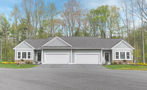 78 Blue Violet Ln NE #92, Comstock Park, MI 49321