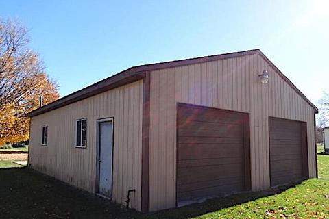 1671 W Valley Rd, Adrian, MI 49221 photo 4
