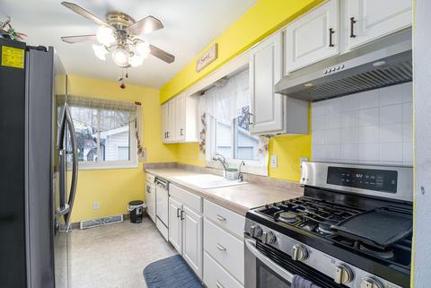 351 N 28th St, Springfield, MI 49037 photo 5
