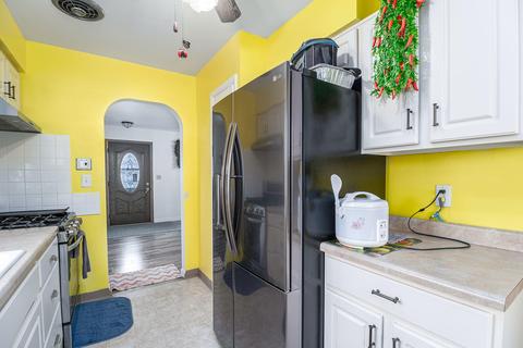 351 N 28th St, Springfield, MI 49037 photo 7