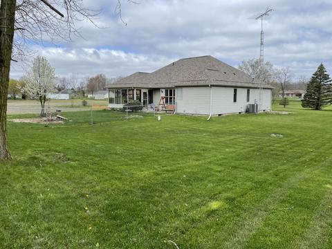 3217 Hunt Rd, Adrian, MI 49221 photo 2