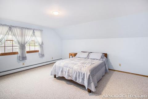 463 8th St, Manistee, MI 49660 photo 16