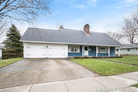 463 8th St, Manistee, MI 49660 photo 2
