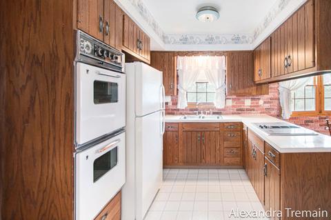 463 8th St, Manistee, MI 49660 photo 8