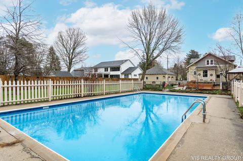 519 River St, Spring Lake, MI 49456 photo 4