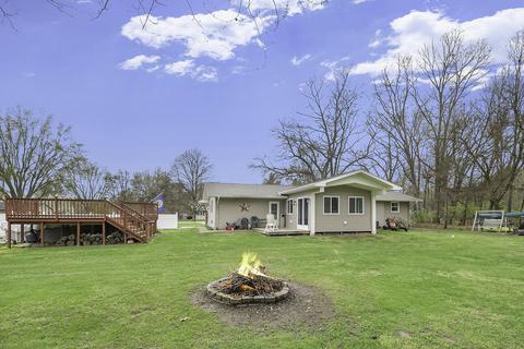 56905 Franklin Dr, Three Rivers, MI 49093 photo 2