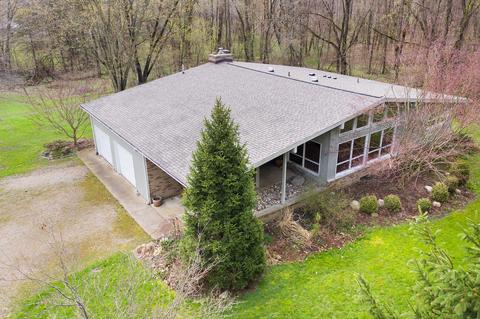 833 E Gull Lake Dr, Augusta, MI 49012 photo 2