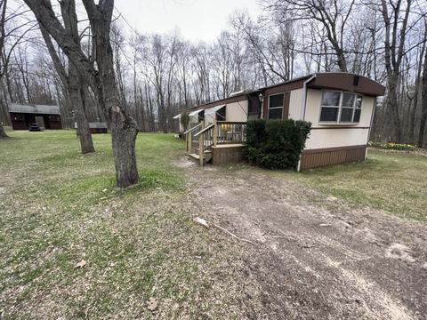 17629 W River Dr, Morley, MI 49336 photo 3