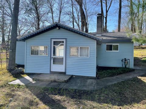 2062 Maple Street St, Harrison, MI 48625 photo 1