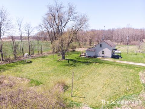 5203 Seeley Rd, Belding, MI 48809 photo 1