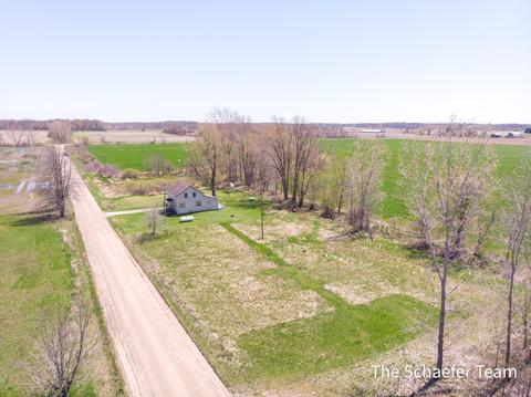5203 Seeley Rd, Belding, MI 48809 photo 4