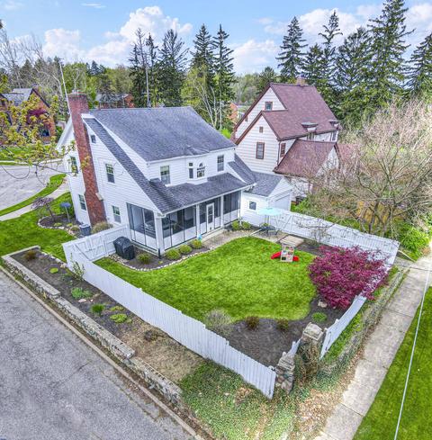 760 Beverly Park Pl, Jackson, MI 49203 photo 2