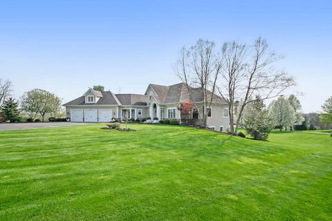 5675 Treebrook Dr NE, Ada, MI 49301 photo 2