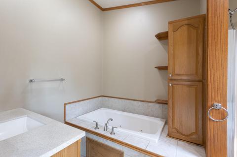 909 Bellevue Ave, Jackson, MI 49202 photo 18