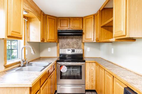 909 Bellevue Ave, Jackson, MI 49202 photo 6