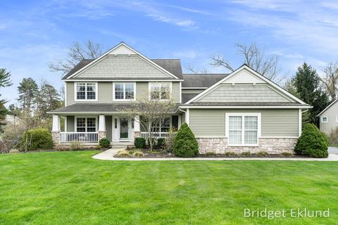 2215 Hearthside Dr SE, Ada, MI 49301 photo 2