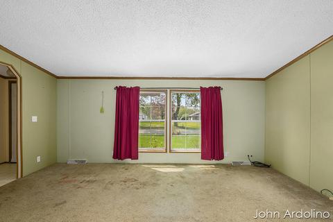 179 Exchange St, Grant, MI 49327 photo 8