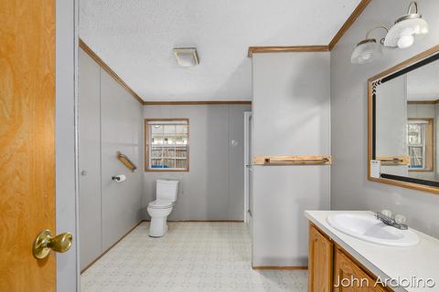 179 Exchange St, Grant, MI 49327 photo 17