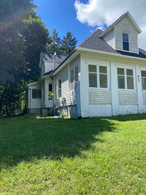 817 Kenwood Ave, Belding, MI 48809 photo 3