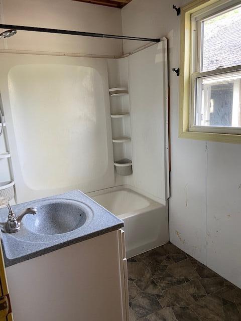 817 Kenwood Ave, Belding, MI 48809 photo 7