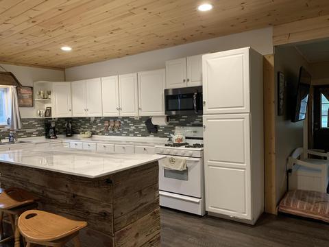 19 S Baldwin Ave, White Cloud, MI 49349 photo 4