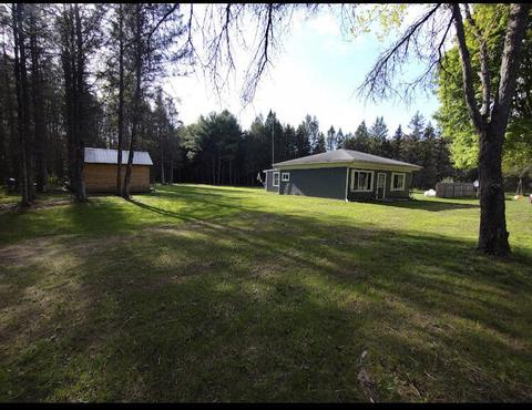 19 S Baldwin Ave, White Cloud, MI 49349 photo 2