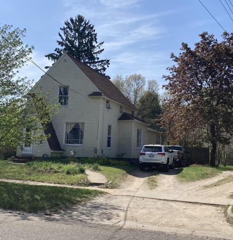 747 Morton Ave, Belding, MI 48809 photo 2