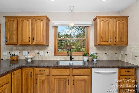12704 Byron Rd, Byron, MI 48418 photo 10