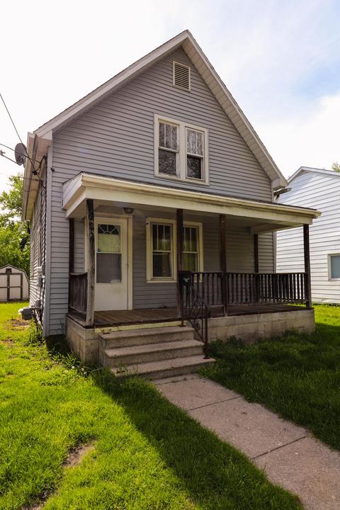 722 Irving St, Jackson, MI 49202 photo 1
