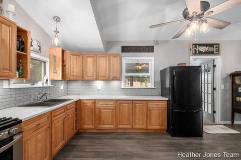 320 Lewis St, Belding, MI 48809 photo 10