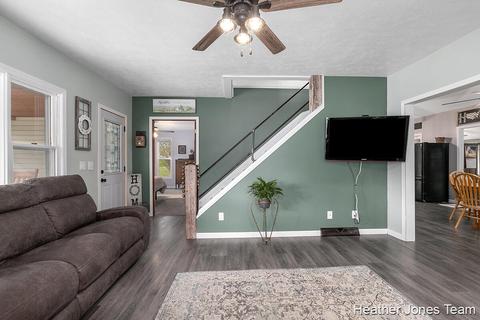 320 Lewis St, Belding, MI 48809 photo 4